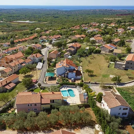 Casa Olivia * Kaštelir